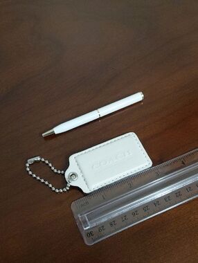 Coach Pen & Coach Hangtag White